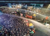 Thái Lan: Người biểu tình mang dù xuống đường như ở Hong Kong