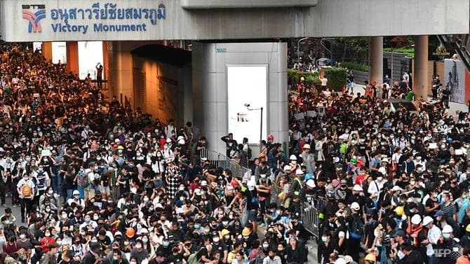 Người biểu tình Thái Lan: Thủ tướng có 3 ngày để từ chức - ảnh 2