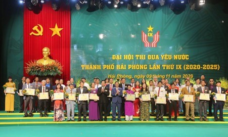Phó Chủ tịch nước trao Cờ thi đua của cho TP Hải Phòng - ảnh 3