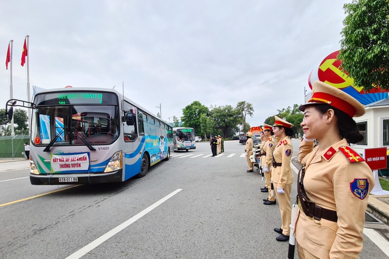 Đại hội Đảng bộ tỉnh Bình Dương lần thứ XI vào phiên trù bị - ảnh 3