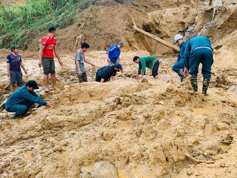 Nóng: Thêm vụ sạt lở làm 3 người chết, 8 người mất tích - ảnh 4