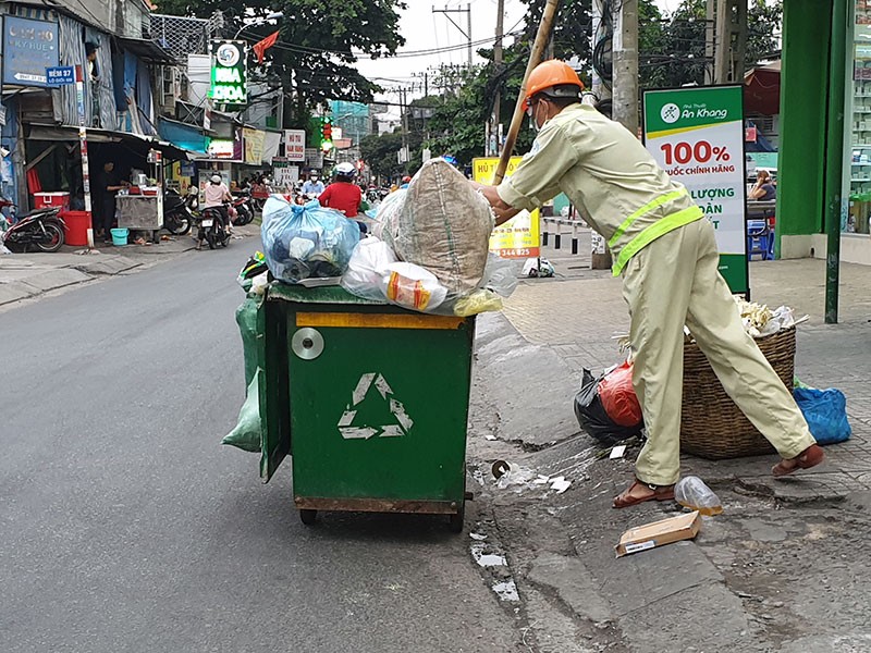 Tìm giá trị “kho báu” từ rác thải tái chế - ảnh 1