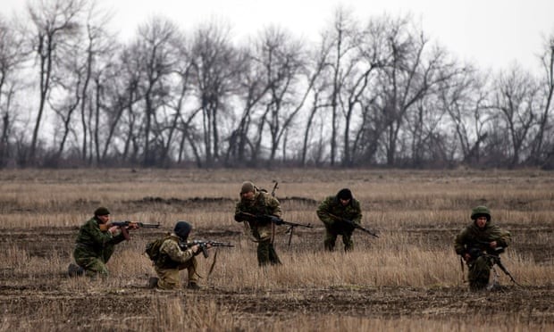 Kiev cảnh báo 'dòng chảy quan tài' đổ về Nga nếu đánh Ukraine - ảnh 1