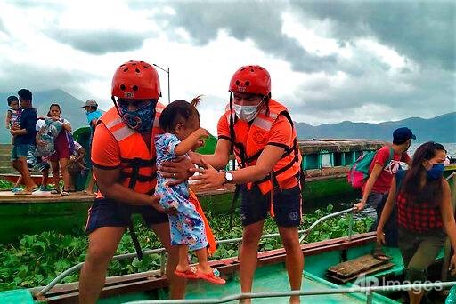 Siêu bão Goni đổ bộ Philippines với sức gió 225 km/giờ - ảnh 1