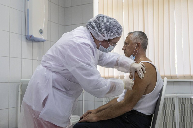 Lý do ông Putin chưa tiêm vaccine Sputnik V dù hiệu quả 95%  - ảnh 2