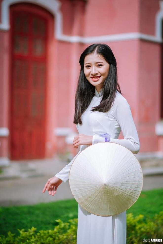 Ngắm nữ sinh Huế được đặc cách vào chung khảo Hoa hậu Việt Nam - ảnh 1
