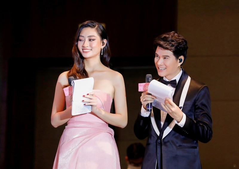 Trực tiếp: Tốp 35 thi Áo dài Hoa hậu Việt Nam 2020 - ảnh 3