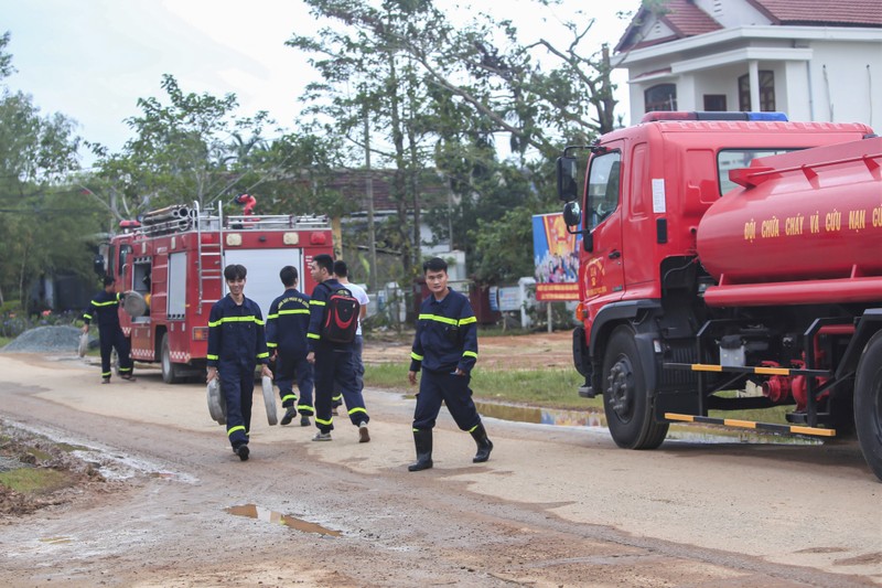 Nửa quả núi lớn đã đổ ập xuống thủy điện Rào Trăng 3 - ảnh 5