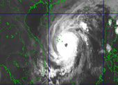 Bão số 13 thành cuồng phong, giật cấp 17 cách Đà Nẵng 370km