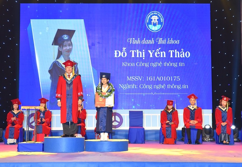 'Tốt nghiệp không chỉ là việc lên sân khấu nhận tấm bằng!' - ảnh 4