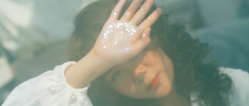 Soho phiêu lãng trong MV mới cùng cô nàng Simple Love - ảnh 7