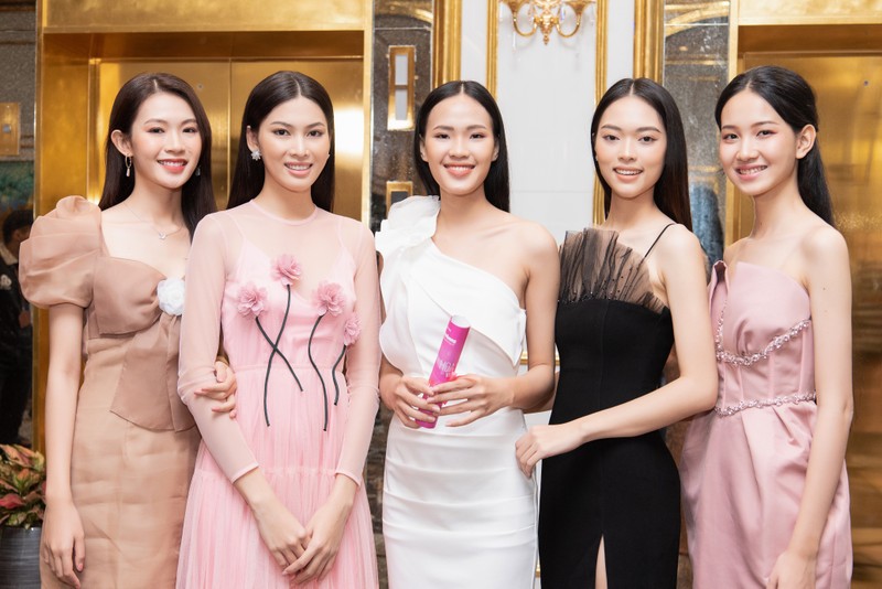 Tốp 35 thí sinh hoa hậu Việt Nam với giải Người đẹp Nhân ái - ảnh 6