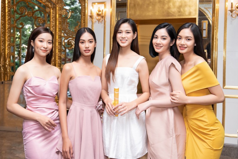 Tốp 35 thí sinh hoa hậu Việt Nam với giải Người đẹp Nhân ái - ảnh 8