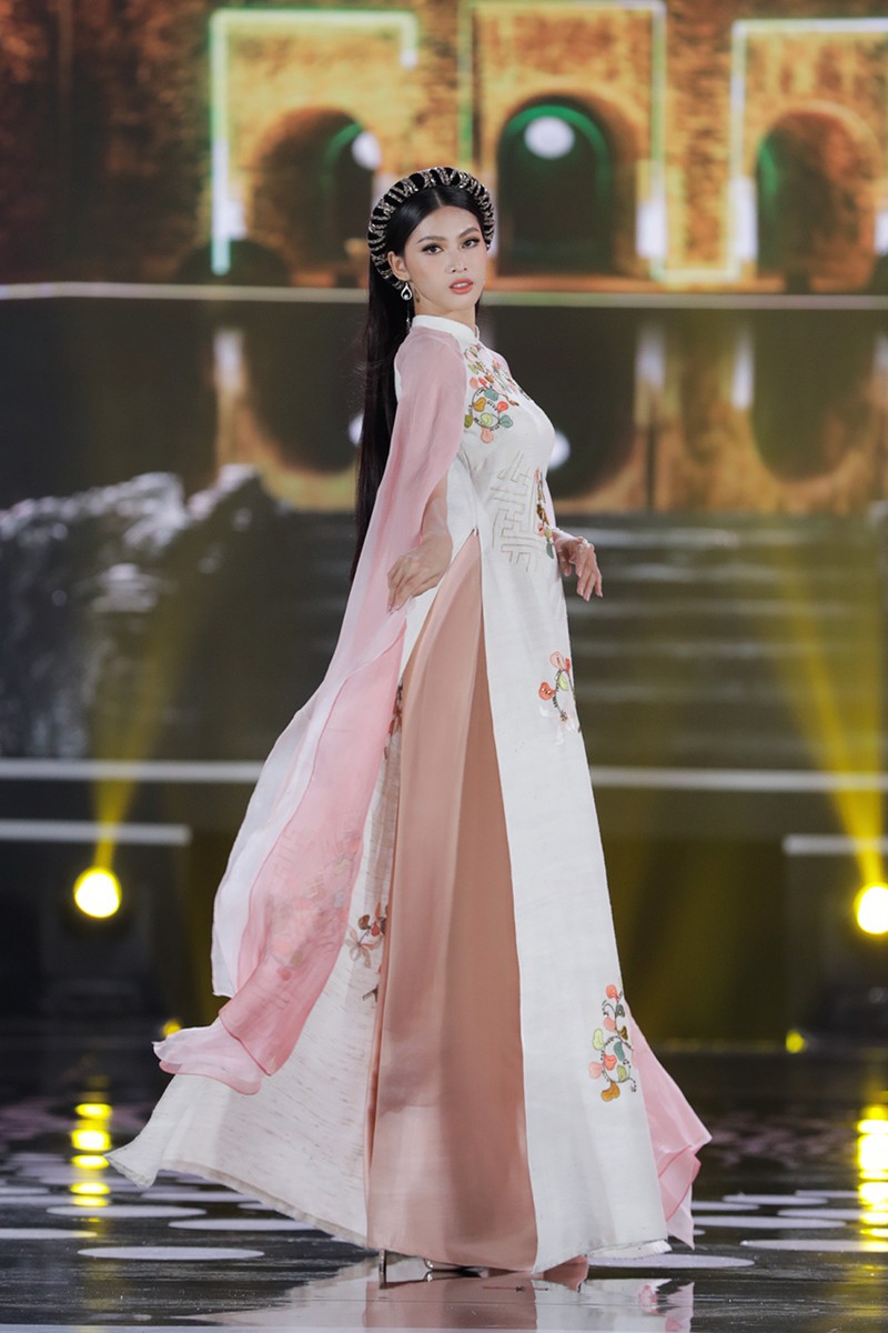 5 Hoa hậu trình diễn áo dài trong đêm chung kết HHVN 2020 - ảnh 7