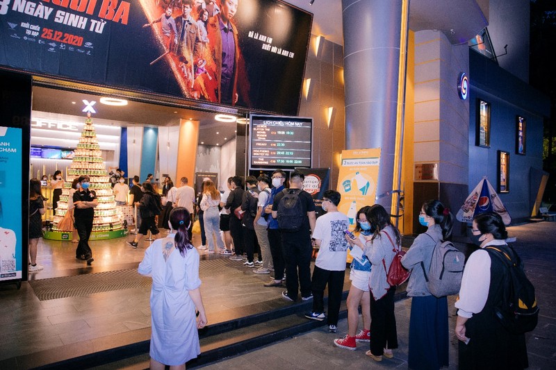 Fan Screening tranh nhau đến sớm nhận vé và quà - ảnh 3