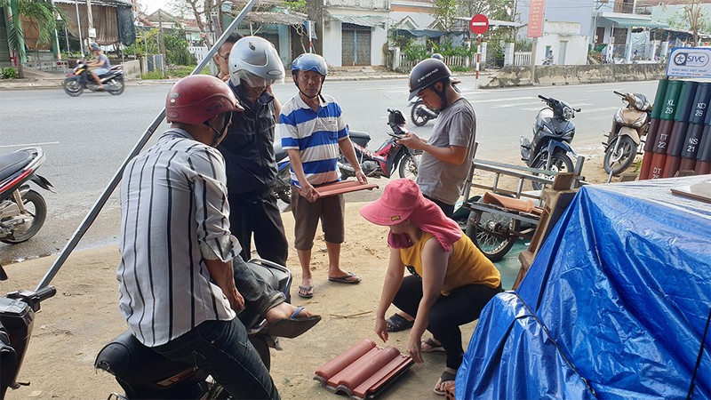 80.000 đồng/viên ngói, chạy 3 huyện vẫn không mua được - ảnh 2