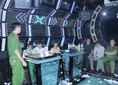 12 nam nữ thuê phòng VIP bay lắc trong quán karaoke