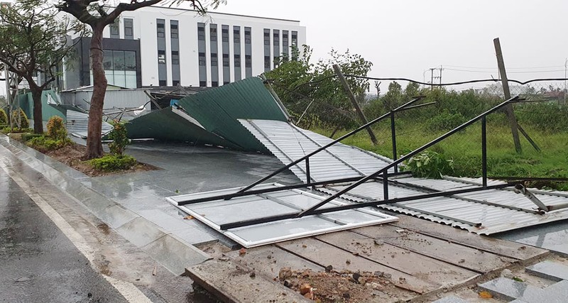 Chùm ảnh: Những thiệt hại ban đầu khi bão số 9 áp sát đất liền - ảnh 12