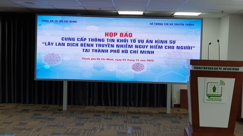 TP.HCM họp báo về việc khởi tố vụ tiếp viên làm lây lan COVID - ảnh 3