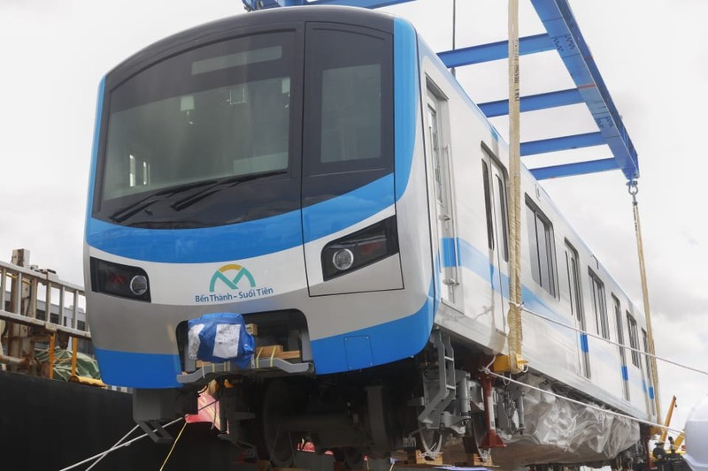 Chùm ảnh: Tàu metro số 1 chính thức lộ diện ở cảng Khánh Hội - ảnh 5