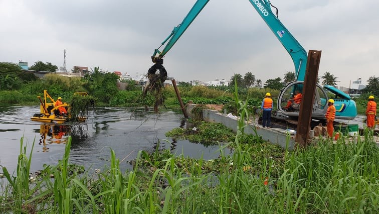 Cận cảnh thiết bị vớt rác hiện đại tiền tỉ - ảnh 1