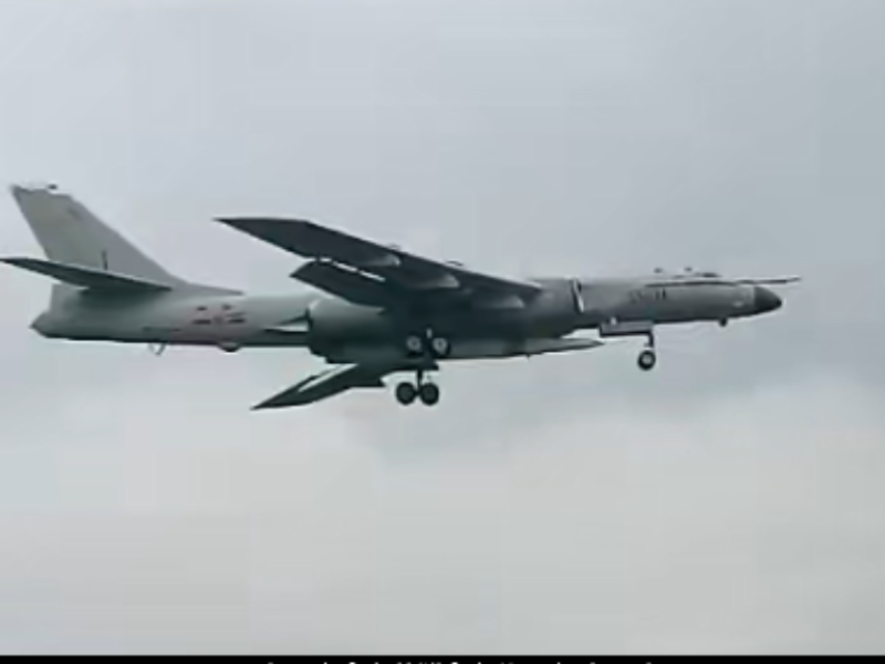 Phát hiện máy bay ném bom Trung Quốc mang tên lửa siêu thanh  - ảnh 1