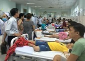 Hơn 30 trẻ nhập viện sau khi ăn bánh mì chà bông