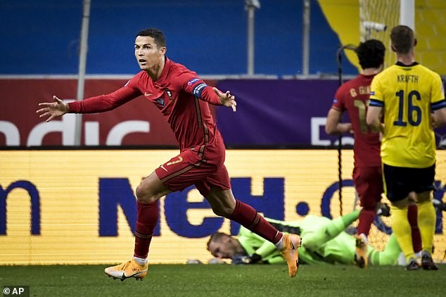 Những con số đáng kinh ngạc về 101 bàn thắng của Ronaldo - ảnh 1