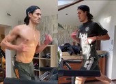 Cavani lần đầu xuất hiện như một vị thần Hi Lạp trong bộ áo MU