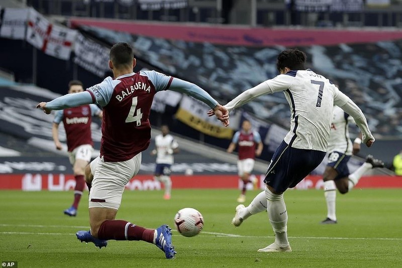 Bale vào sân, Tottenham đang dẫn 3 bàn bị gỡ hòa đau đớn - ảnh 2