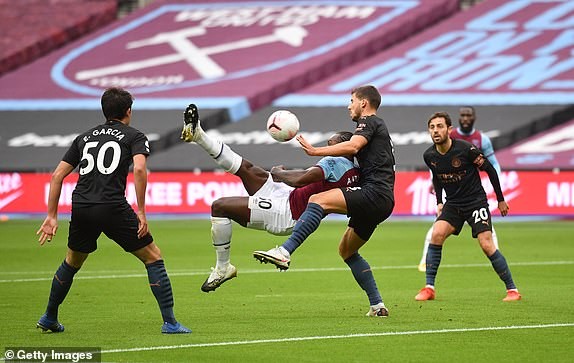 Thi đấu bạc nhược, Man City suýt thua 'kèo thơm' West Ham - ảnh 2