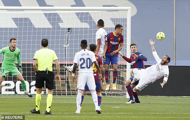 Cha trọng tài bắt El Clasico là fan Real Madrid, Barca kiện - ảnh 1