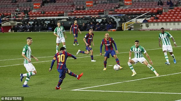 Griezmann vô duyên lạ, Messi vào sân giải cứu Barcelona - ảnh 10