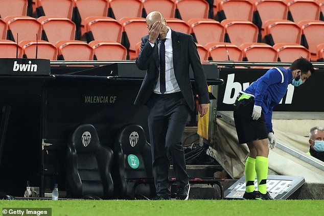 HLV Zidane từ chối hiểu sau thảm bại của Real Madrid - ảnh 2