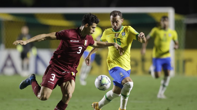 Neymar đi vắng mặt, Brazil vẫn thắng để vượt qua Argentina - ảnh 1