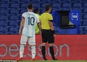 Messi lên tiếng phản ứng vì bị VAR tước bàn thắng