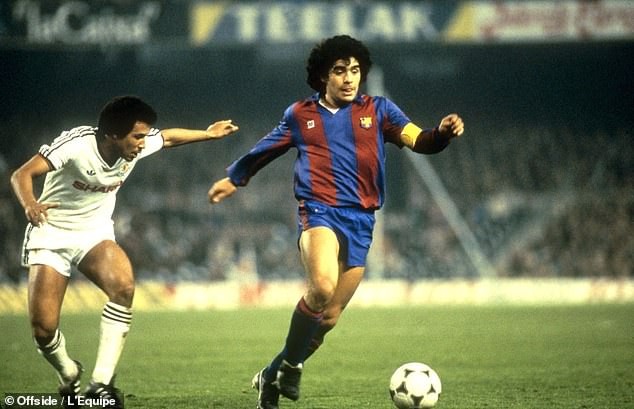 Khoảnh khắc điên rồ của Maradona: Xả súng vào phóng viên - ảnh 2