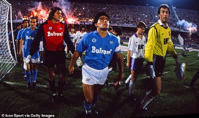 'Thời khóa biểu' kỳ lạ và lời dọa bắn của Maradona - ảnh 2