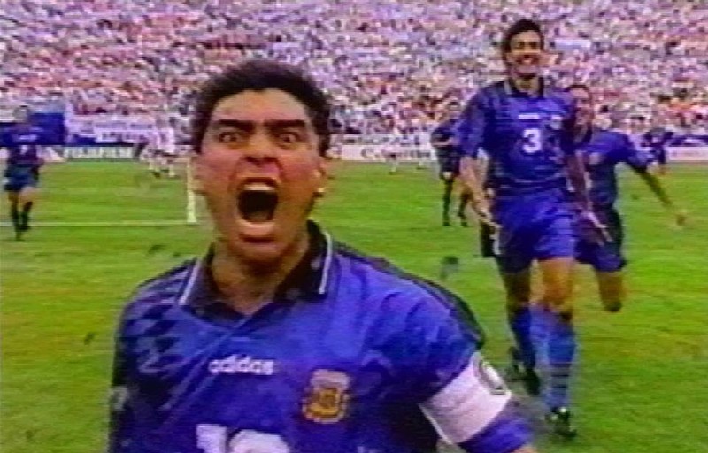 Chiến tranh và hòa bình giữa Maradona và Pele - ảnh 1