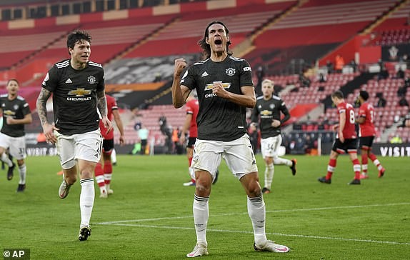 Cavani rực sáng, MU tái hiện Fergie Time ngược dòng thần kỳ - ảnh 7