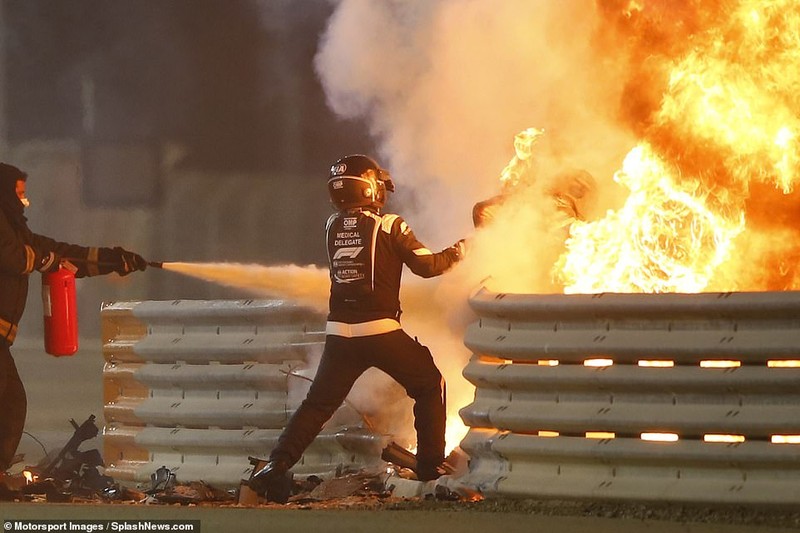 Xe đua F1 nổ tung trên đường đua, Grosjean thoát chết thần kỳ - ảnh 5