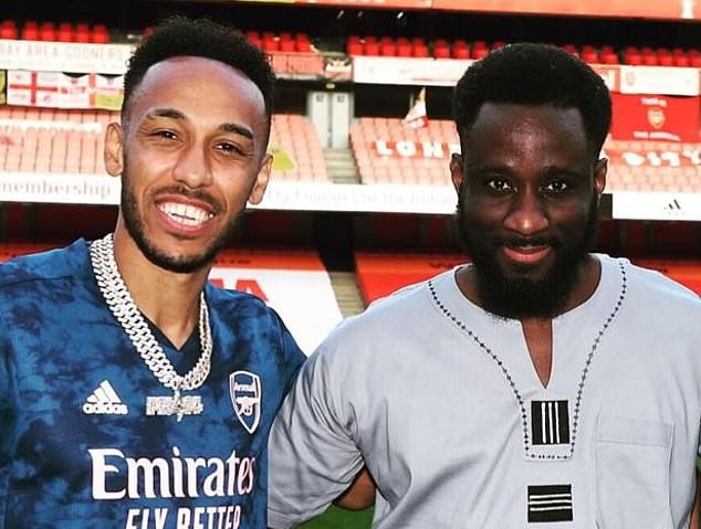 Arsenal nổi sóng vì một bức ảnh trên Instagram - ảnh 2