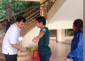 Dựng cổng từ, máy quét để kiểm tra thi tiếng Hàn