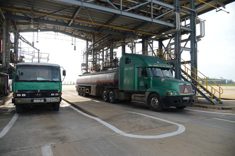 Mỗi năm Việt Nam thiết hụt hơn 0,8 triệu tấn xăng - ảnh 1