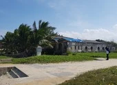Quảng Nam: Sẽ cưỡng chế nhà nghỉ trên đất công cộng ven biển ảnh 2 Lúng túng với một nhà nghỉ bị yêu cầu tháo dỡ
