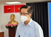 Thầy giáo xin nghỉ dạy vì 'môi trường phi giáo dục' được cho thôi việc ảnh 2 TP.HCM đang xem xét cho học sinh các khối lớp học trực tiếp