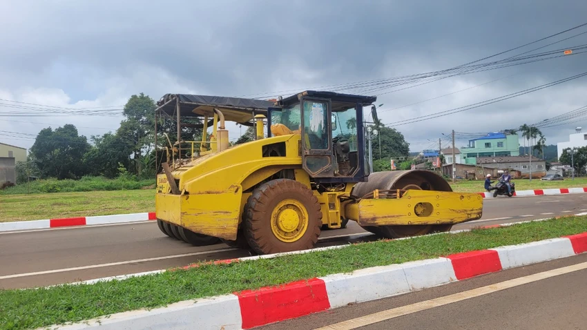 Phương tiện tập kết trên đường Đông Tây TP Buôn Ma Thuột. Ảnh: VL dai-lo6.jpg