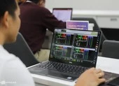 Dòng tiền tươi khủng đang chờ chảy vào chứng khoán ảnh 1 Công ty chứng khoán lãi đột biến 6 tháng đầu năm