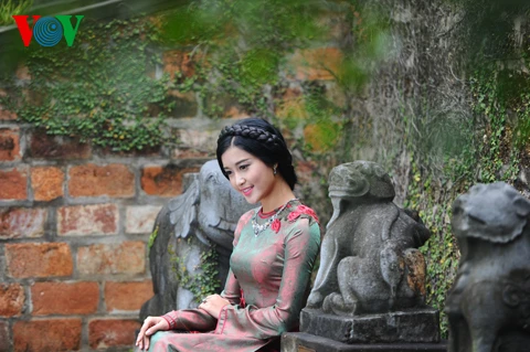 Ngắm nhan sắc Á hậu Huyền My trong áo dài nền nã ảnh 5 Ngắm nhan sắc Á hậu Huyền My trong áo dài nền nã ảnh 5