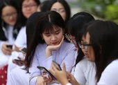 Học sinh sử dụng điện thoại trong lớp học: Nơi cấm, nơi không ảnh 1 Hiểu đúng quy định cấm dùng điện thoại trong lớp học